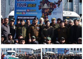 DIG SKR flagged-off group of students for Bharat Darshan Tour