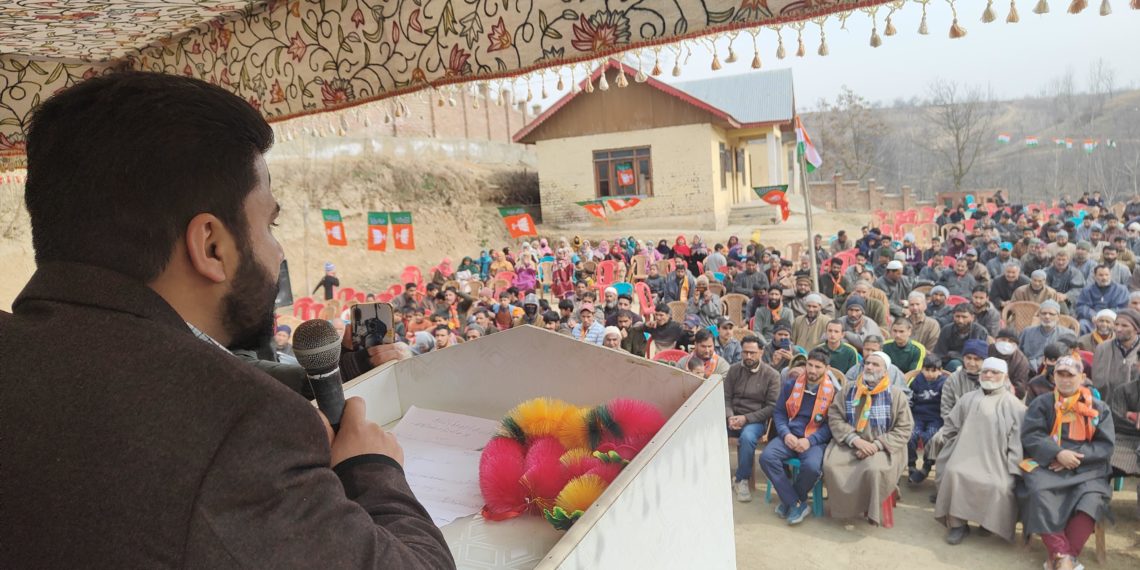 Historic Gathering as Hundreds from NC and PDP Join BJP in Chadoora, Budgam