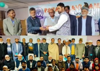 ریڈیو کا ناگزیر کردار: ریڈیو کشمیر پر ایک نظر
