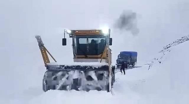 After two weeks of closure Gurez-Bandipora road opened for vehicular movement