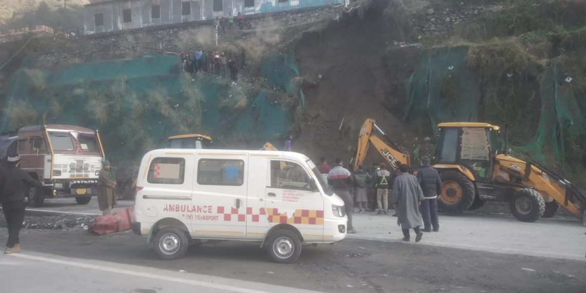 Uttar Pradesh man dies after coming under debris in Ramban