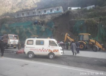 Uttar Pradesh man dies after coming under debris in Ramban
