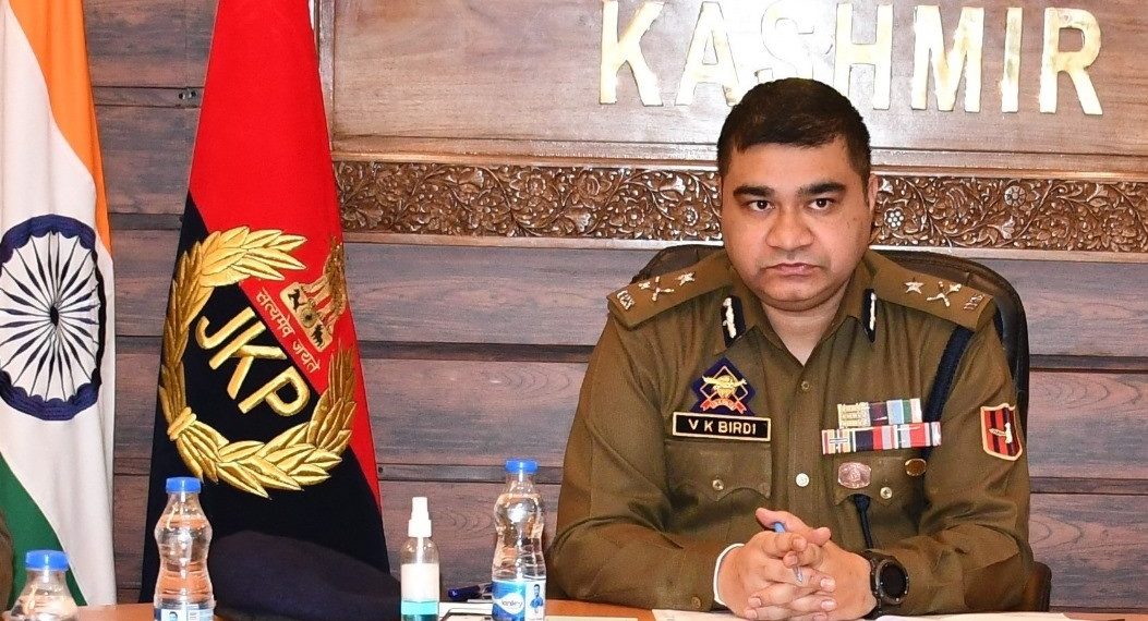 IGP Kashmir promotes 716 officials to their next ranks