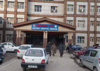 وزیر اعظم نریندر مودی آج گجرات کے دورے پر ہیں