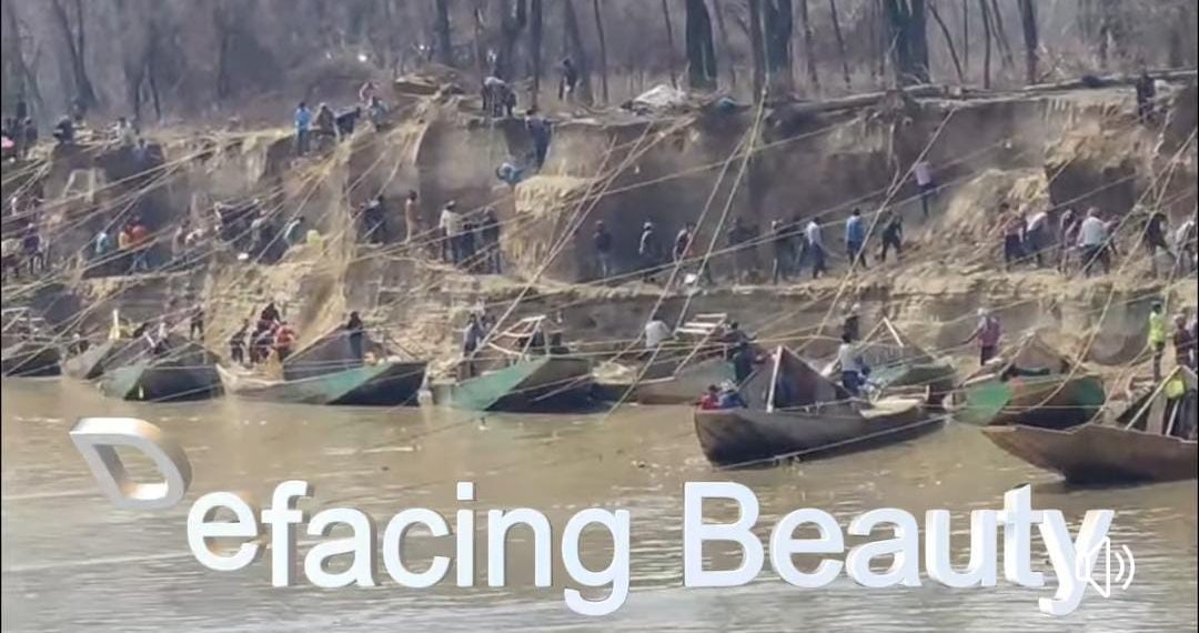 Illegal sand extraction in full bloom in Pampore
