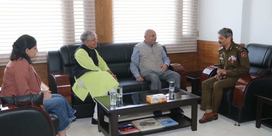 Former DGP Shri M.N. Sabharwal calls on DGP J&K Shri R.R. Swain