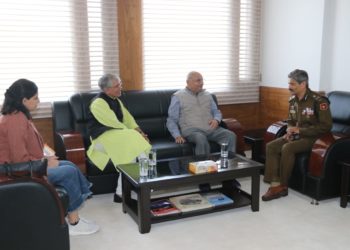 Former DGP Shri M.N. Sabharwal calls on DGP J&K Shri R.R. Swain