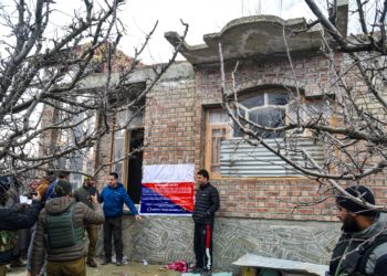 Police arrests notorious drug peddler in Kulgam; Contraband substance recovered