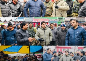 DC tours Shopian town, reviews snow clearance, traffic management measures Also conducts market inspection