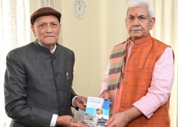 Padma Shri Dr K N Pandita, Youth representing J&K at World Youth Festival call on Lt Governor