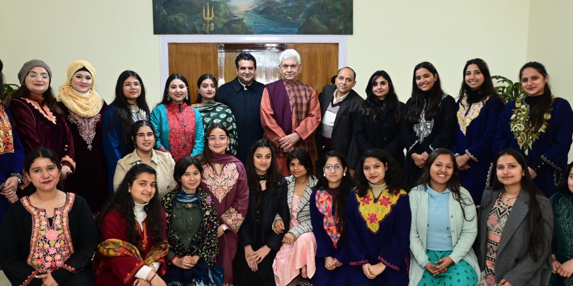 Artists from J&K, part of Republic Day’s Vande Bharatam Dance Festival at Kartavya Path call on Lt Governor