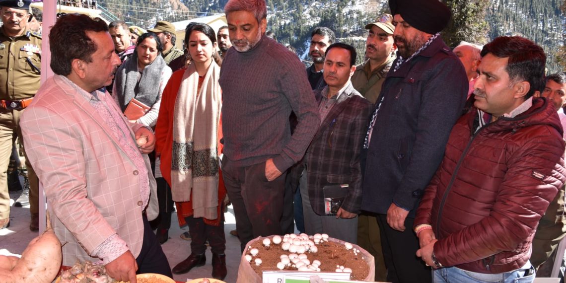 Shaleen Kabra presides over mega public outreach programme at Dudu