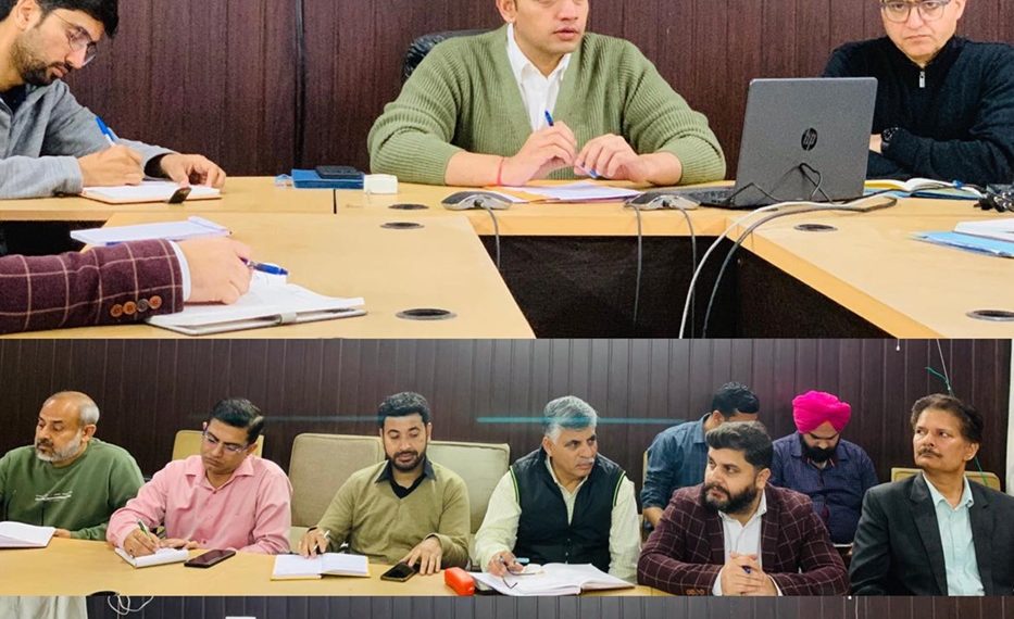 Kathua Admin discusses preparations for Lok Sabha Elections-2024
