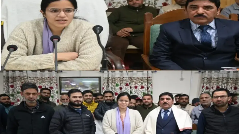 DC Office Kupwara accords warm farewell to retiring Accounts Officer