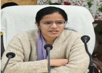 DC Office Kupwara accords warm farewell to retiring Accounts Officer