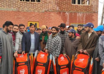 Chairperson, DDC Kulgam distributes Sports Kits among several cricket teams at Block Pombai