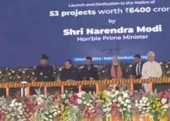 PM Modi arrives in Srinagar, to unveil projects worth Rs 6,400 crore