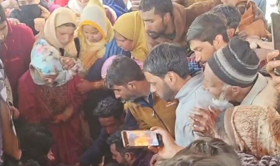 Woman found dead at rented accommodation in Bijbehara