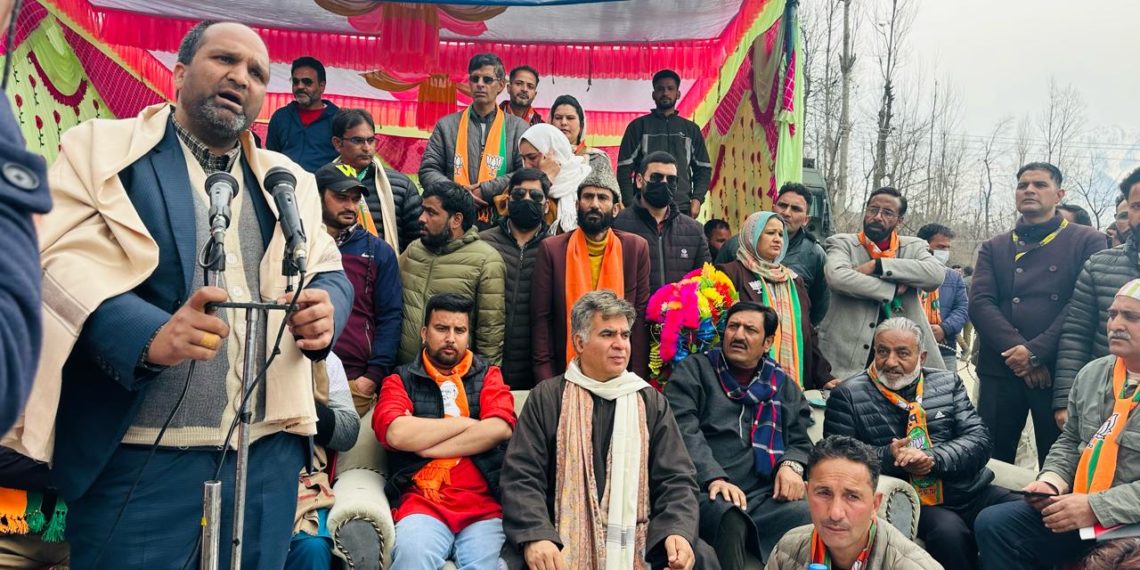 BJP President Ravinder Raina Receives Warm Welcome in Kulgam Ahead of Election Preparations