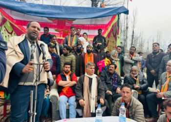 BJP President Ravinder Raina Receives Warm Welcome in Kulgam Ahead of Election Preparations