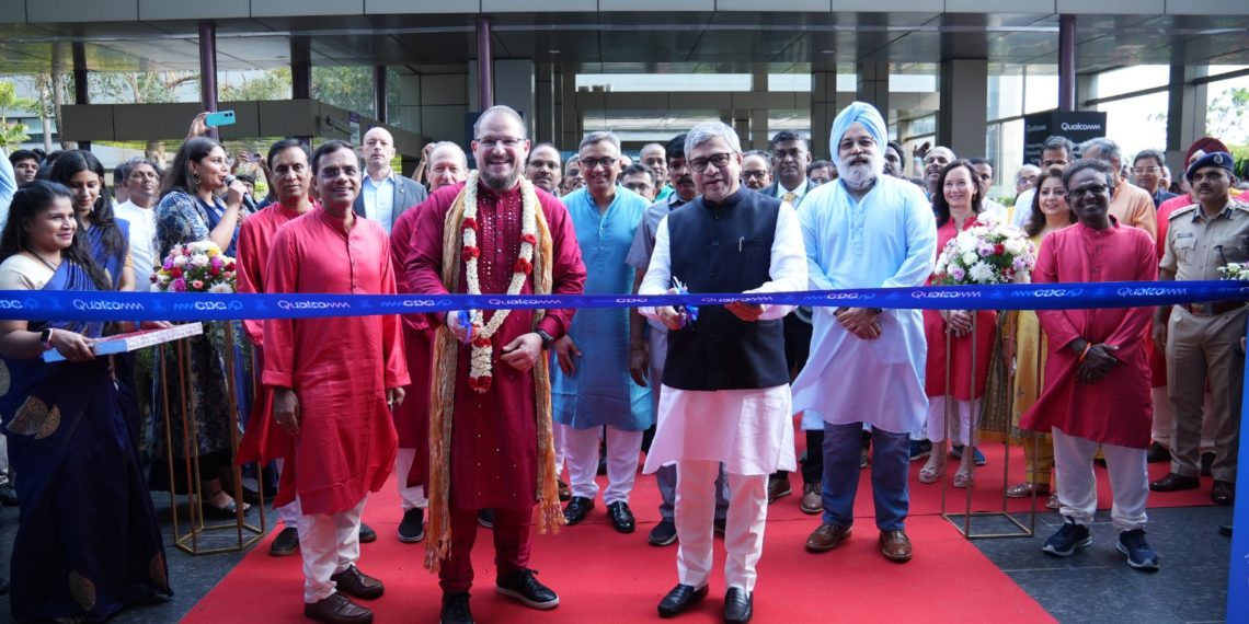 Shri Ashwini Vaishnaw, Minister of Railways; Communications; and Electronics and Information Technology  inaugurates Qualcom’s New Design Center at Chennai Ramanujan IT City along with President & CEO of Qualcomm
