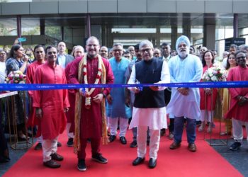 Shri Ashwini Vaishnaw, Minister of Railways; Communications; and Electronics and Information Technology  inaugurates Qualcom’s New Design Center at Chennai Ramanujan IT City along with President & CEO of Qualcomm