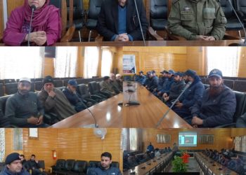 J&K AIDS Control Society In Collaboration with Traffic Department Holds Awareness Program on HIV/AIDS, Drug Addiction in Sumbal