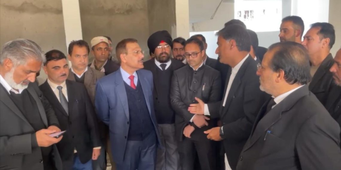 Administrative Judge Shopian visits Court Complex Shopian