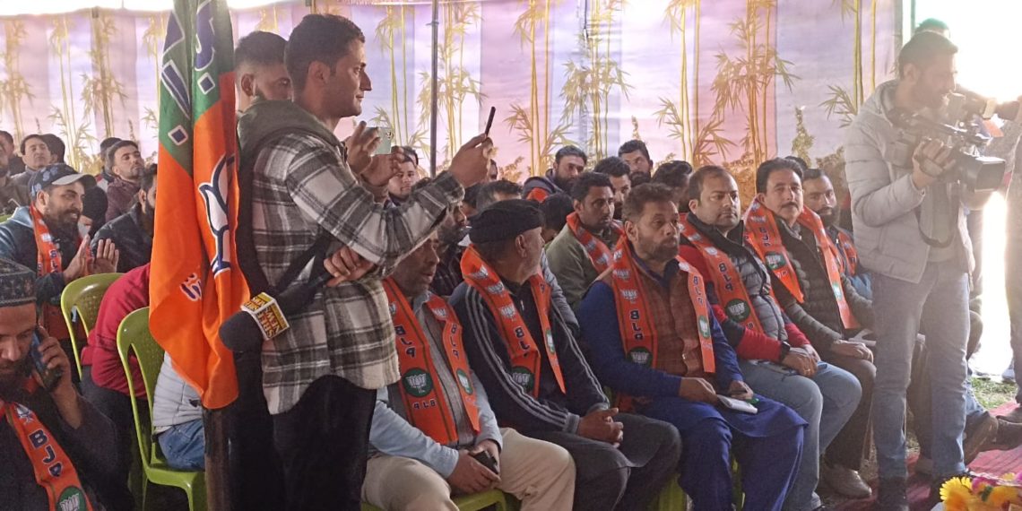 J&K BJP State Spokesperson Arun Kumar Gupta Addresses BJP Srinagar District Team on “White Paper” Illustrating Ten Years of Modi Government’s Progress