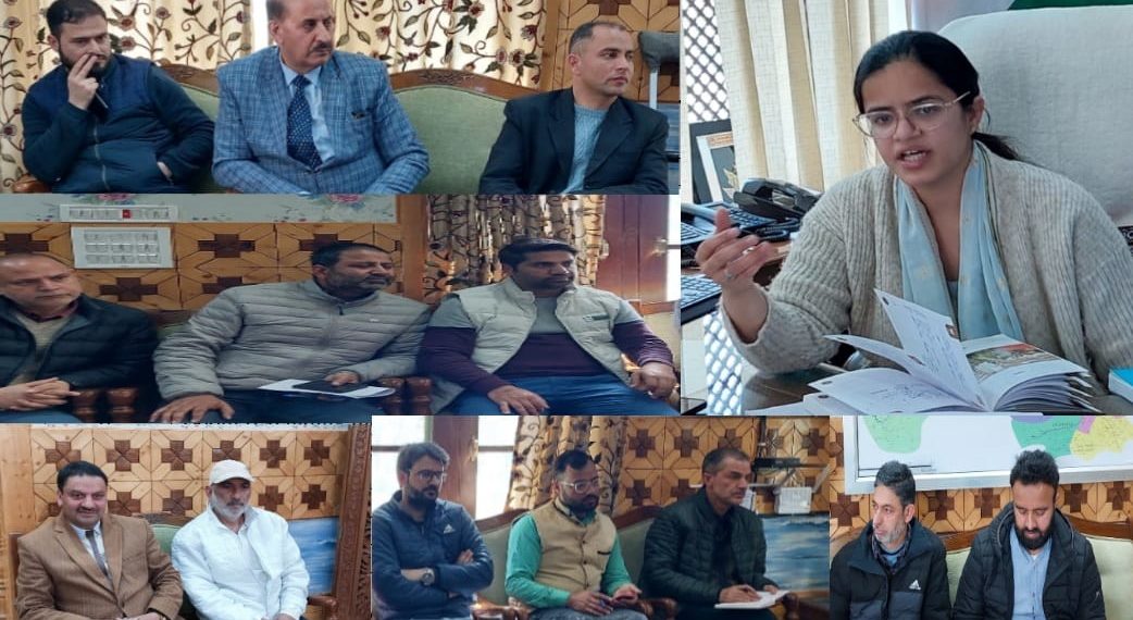 DEO Kupwara convenes meeting with representatives of political parties