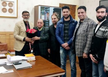 JK Hotelier Club and Chamber Commerce & Industries Kashmir delegation meets Director Industries Kashmir