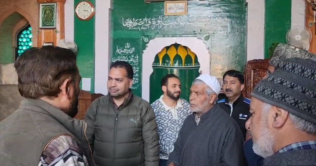 اے ڈی ڈی سی شوپیاں نے جامع مسجد شوپیاں کا دورہ کیا، رمضان کے جاری مقدس مہینے کے انتظامات کا جائزہ لیا۔ رپورٹ مزمل یعقوب