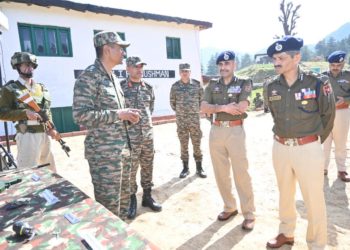 DGP J&K visits Corps Battle School (CBS) Bhalra, Doda; interacts with probationary DSPs and SIs undergoing training