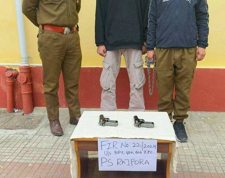 Pulwama police registers FIR Against persons who were deceitfully extorting money from general public, through criminal intimidation