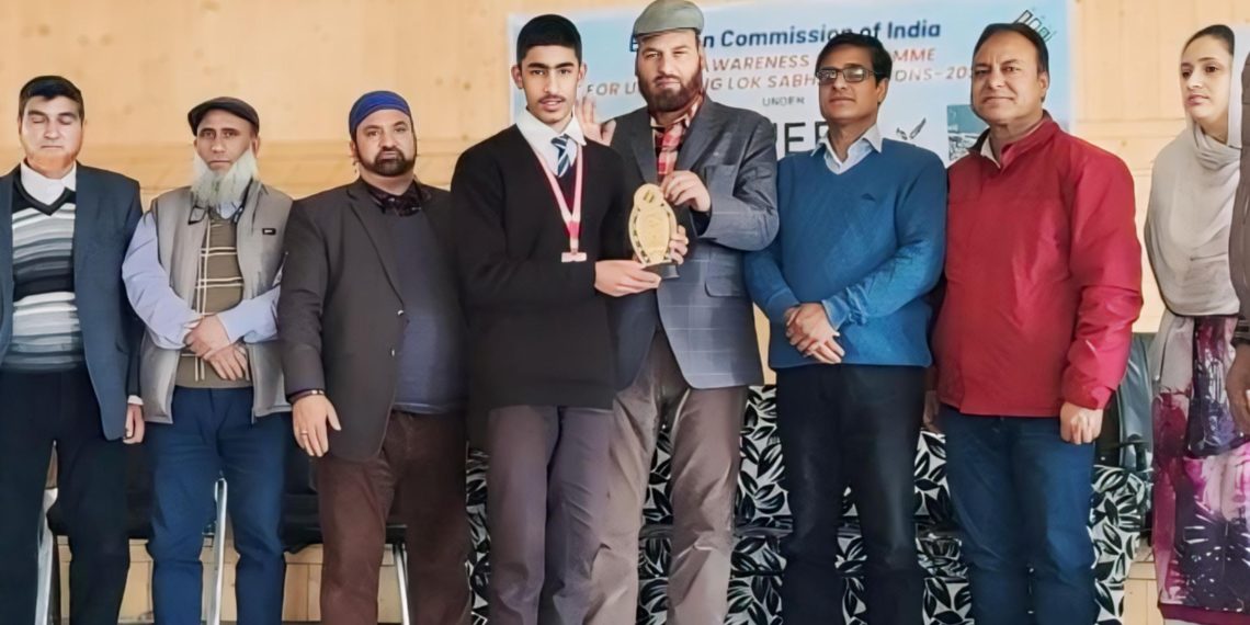 Distt Admin B’la hosts Voters Awareness Program under SVEEP at Sopore