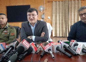 Lok Sabha Elections-2024: DEO Kulgam chairs meeting with Political Parties