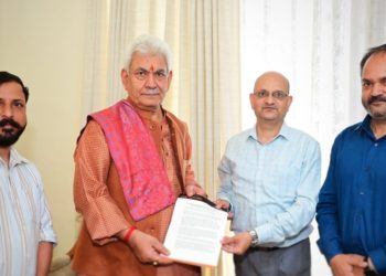 President Sh Sanjeev Pargal today called on Lieutenant Governor Shri Manoj Sinha at Raj Bhawan.