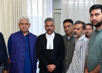 Lt Governor meets Family members of missing Seaman