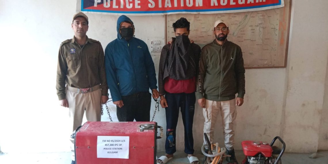 *Police solves theft case in Kulgam, 2 arrested* _Stolen property recovered_