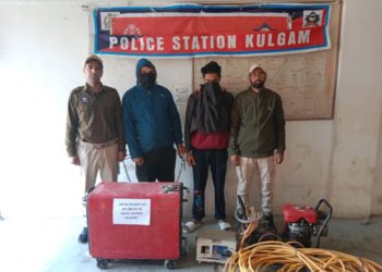 *Police solves theft case in Kulgam, 2 arrested*  _Stolen property recovered_