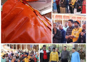 DC visits various areas to reviews Eid arrangements in Shopian