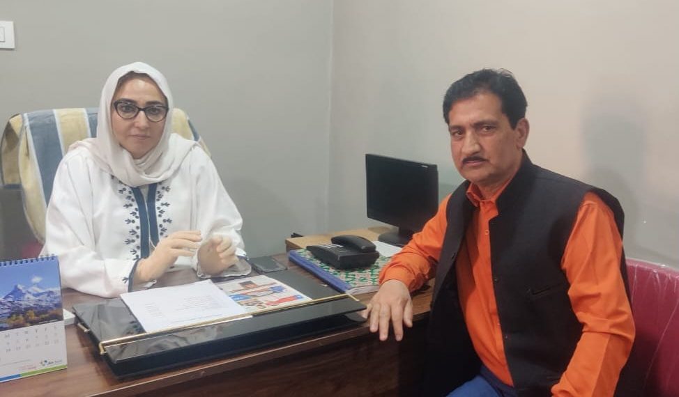 BJP Ganderbal District President Holds Crucial Meeting with MOS Waqf Board Chairperson