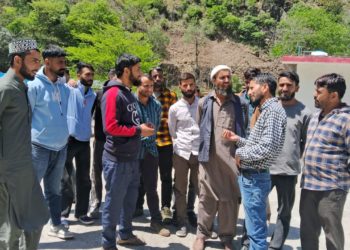Seasonal Teachers held Press conference in Tehsil Mandi of Poonch district