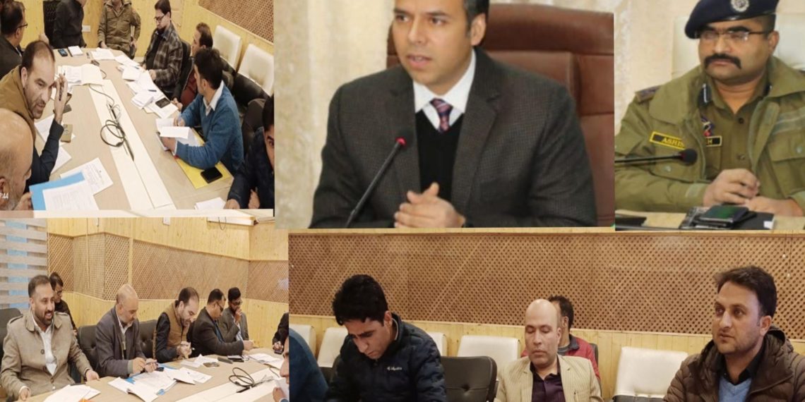 Lok Sabha Elections 2024   DEO Srinagar finalizes Plan for transportation of Polling Staff, EVMs & other election related material