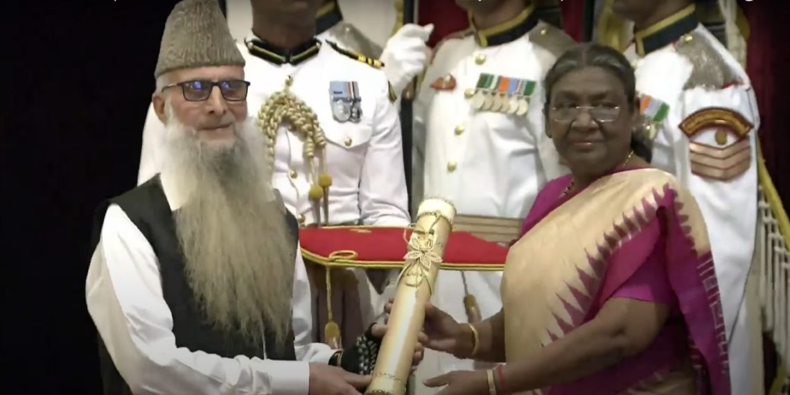 The President of India confers Padma Shri to Shri Ghulam Nabi Dar in the field of Art from J&K during Civil Investiture Ceremony