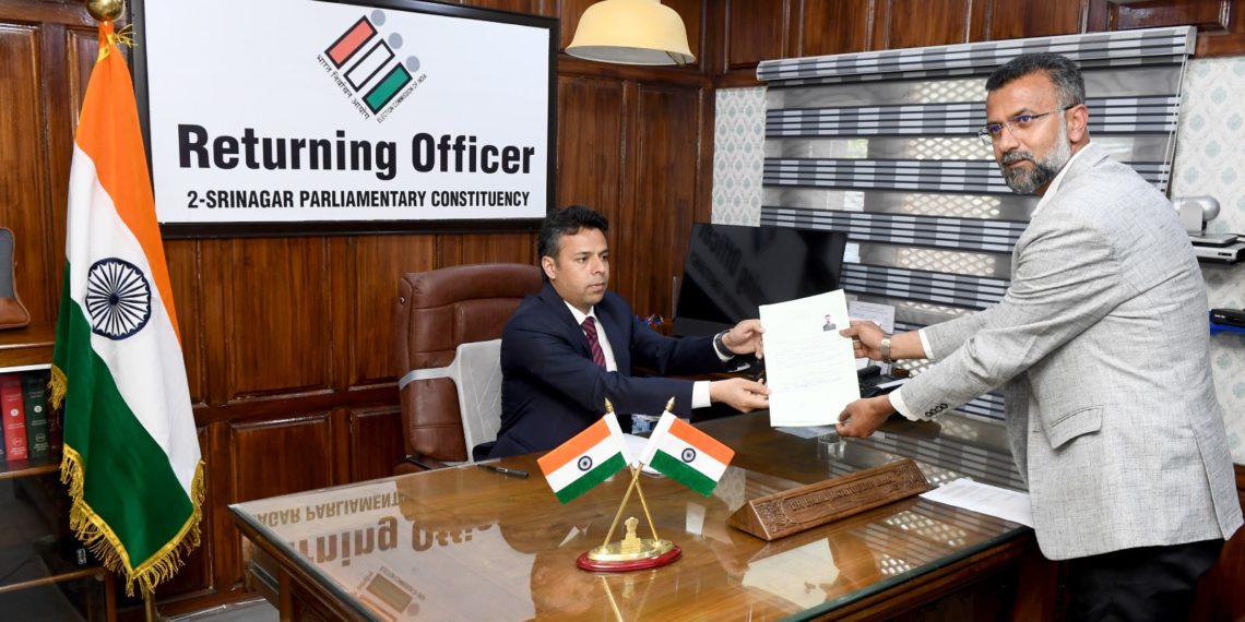 Lok Sabha Elections 2024  Two independents file nomination papers for 02-Srinagar Lok Sabha Seat