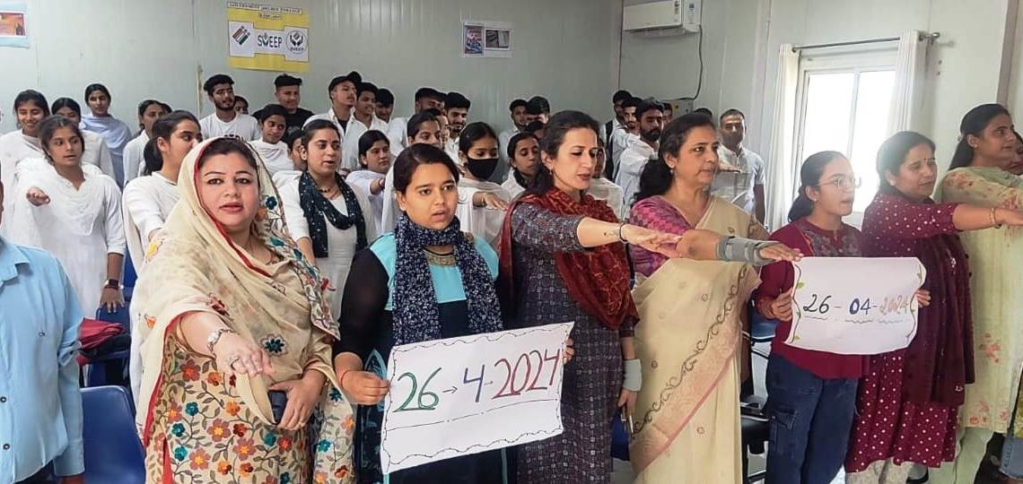 ‘Mera Pehle Vote Desh Ke Liye’  GDC Ramgarh organises pledge taking ceremony