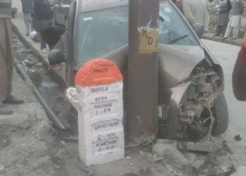 Five injured in Karnah road accident