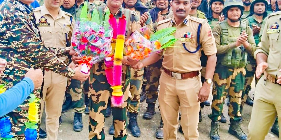 CAPF Coys Warmly Welcomed By District Police Anantnag For Phase 3rd Election Duties.