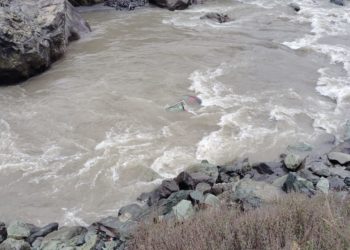 Vehicle carrying nine persons rolled down in Nallah in Sonamarg